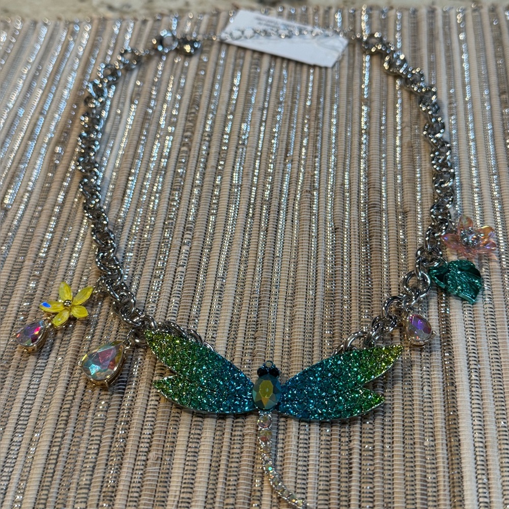 NEW Betsey Johnson Garden Glam Dragonfly Bib Short Pendant Necklace 16”